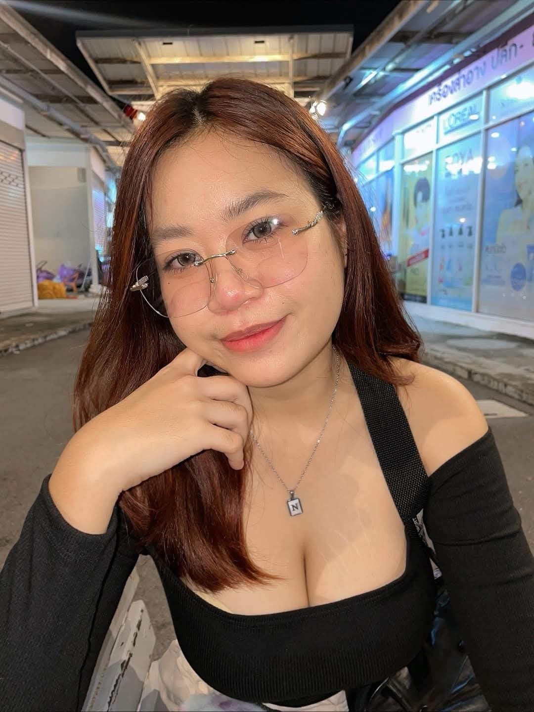 They’re Indo Viral! Trends That Make A Splash 2025 Viral Baru Sebuah Ciuman Tulus Di Depan Pintu