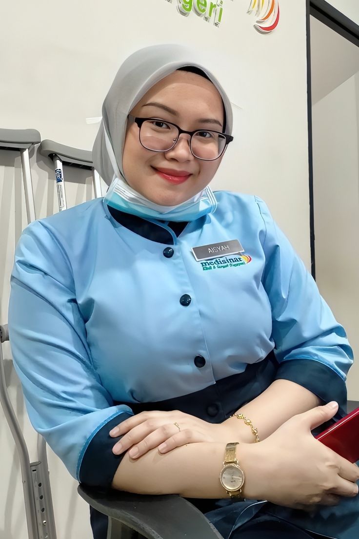 Terbaru Viral Hijaber cute karyawan bank berbaju biru hijab segiempat